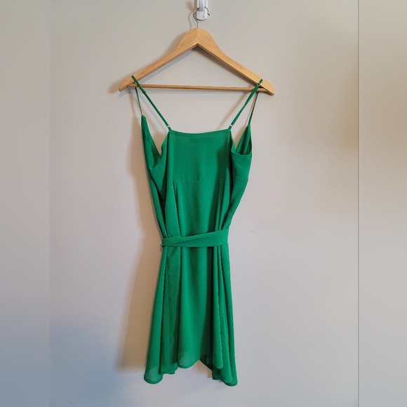 Green flowy Summer dress - Picture 2 of 5
